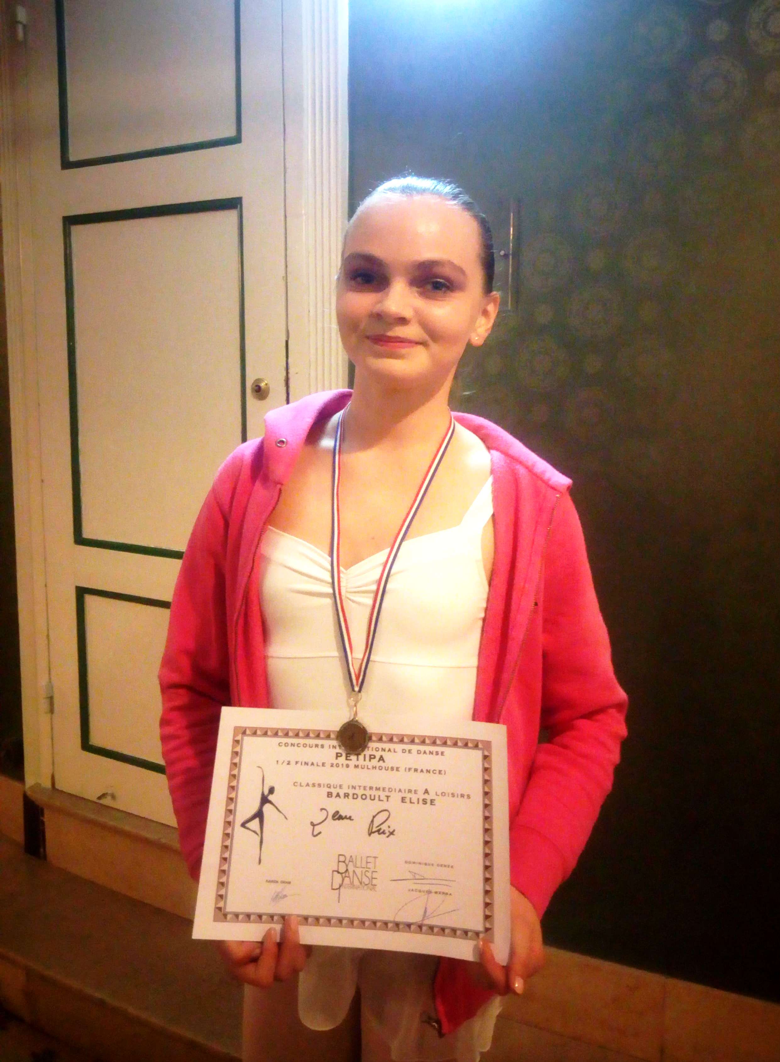 2ème place dans sa catégorie pour Elise Bardoult à la demi-finale du Concours International de Danse Petipa à Mulhouse