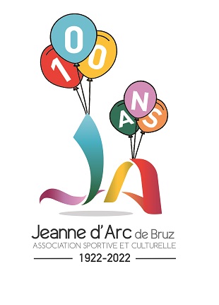 Les initiales de la JA décorées avec des ballons multicolores sur lesquels le nombre 100 est inscrit suivi du mot ans