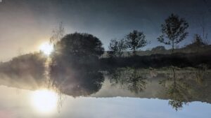 Magnifique lever de soleil avec effet de miroir sur la Vilaine